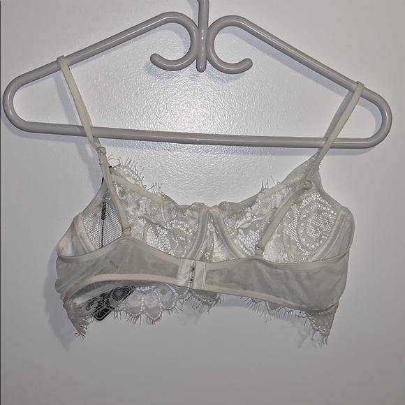 Lace bra - Picture 2 of 3